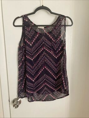 Women’s Sleeveless Chevron Print Shell Top - Navy & Pink